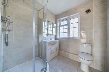 1430529-3-69b9acb...