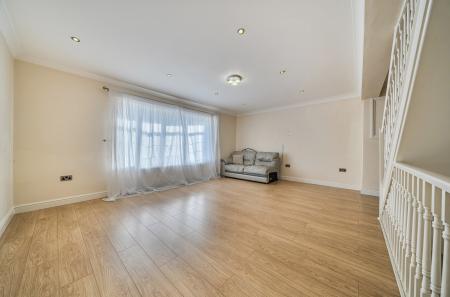 1430529-9-69b9ad0...