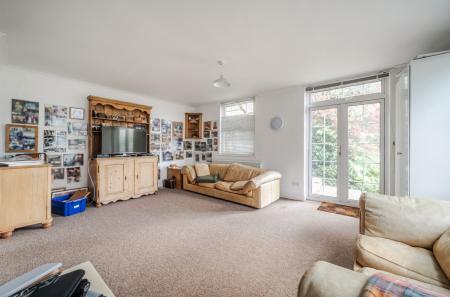 1440358-7-69e63d1...