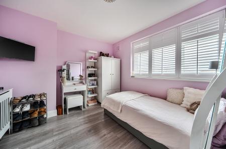 1424927-3-69c19c3...