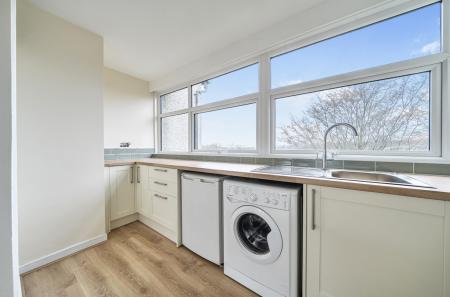 1434883-6-69ca7e8...