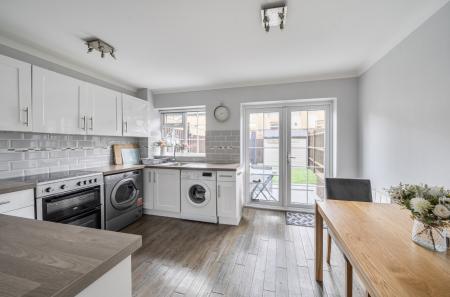 1393515-10-697781...