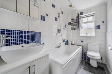 1393515-17-697782...