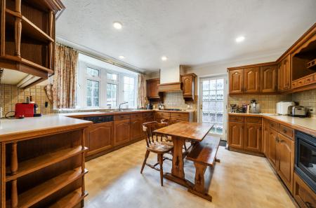 1423214-7-69aec48...