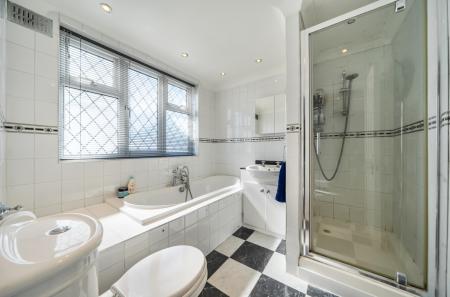 1436759-3-69d5474...