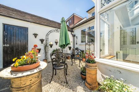 1436759-18-69d547...