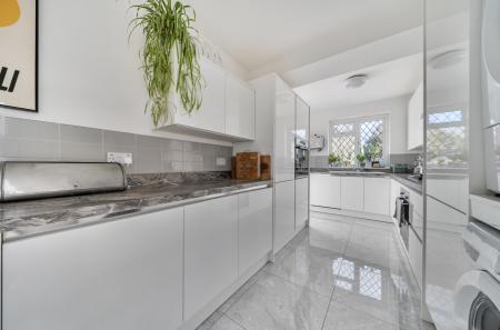 1436759-13-69d547...