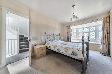 1436759-4-69d5475...