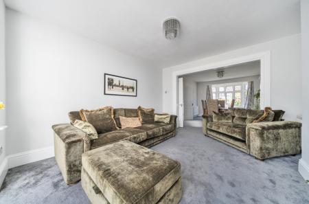 1436759-11-69d547...