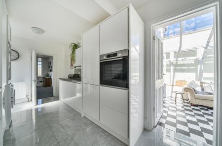 1436759-15-69d547...