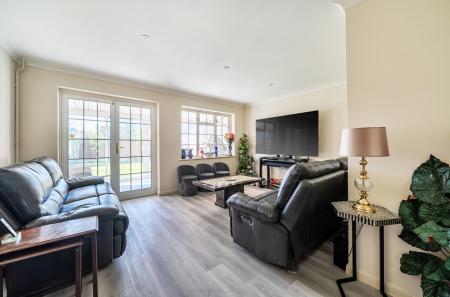 1438702-1-69d5383...