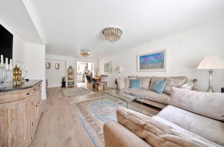 27-681515ba9f146-...