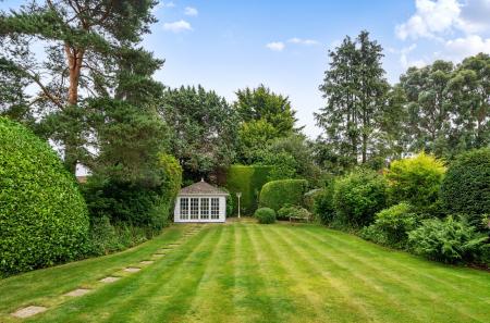 1305490-22-684973...