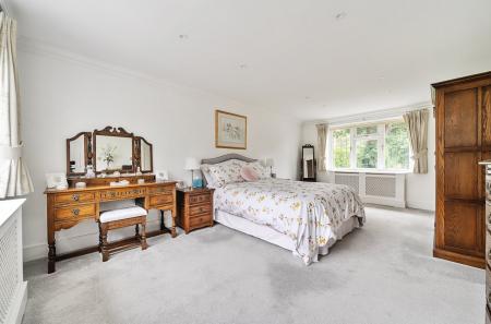 1305490-17-684972...