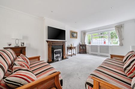 1305490-4-68496fe...