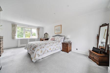 1305490-18-684972...