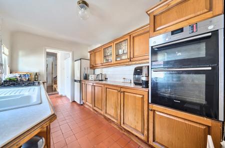 1313605-8-6854694...