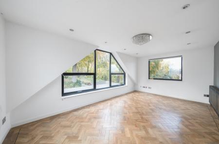 1376628-18-690b4d...