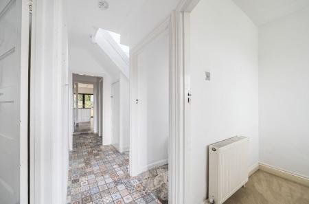 1376628-2-690b4d1...