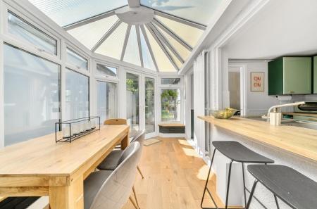 1332563-21-6891d9...