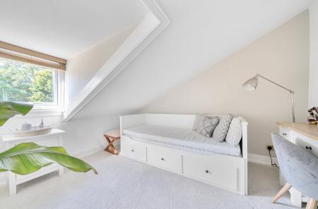 1332563-9-6891d80...