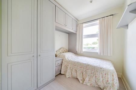 1329130-24-689b14...