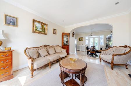 1329130-8-689b13b...