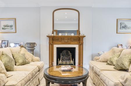 1342770-16-68ae23...