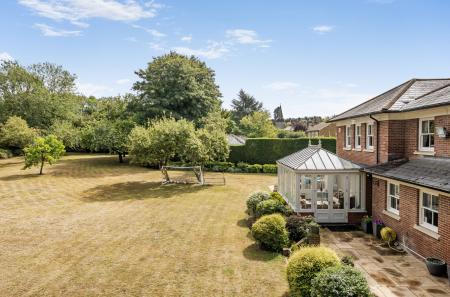 1342770-6-68ae258...