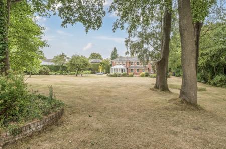 1342770-5-68ae22a...