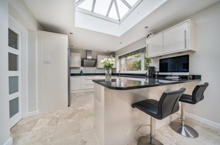 1353208-25-68cade...