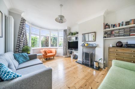 1358844-5-68d482a...