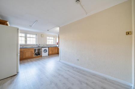 1417066-6-6994bea...