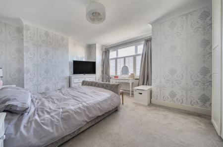 1371587-17-68fb9f...