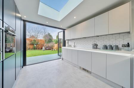 1403503-18-69790a...