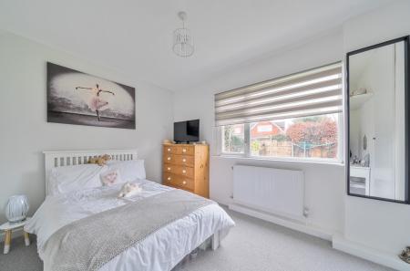 1403503-5-697909b...