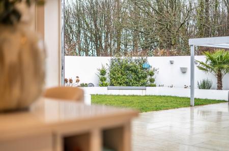 1402533-18-697cc1...