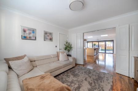 1404556-11-6979e0...