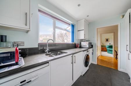 1409099-18-6984cf...