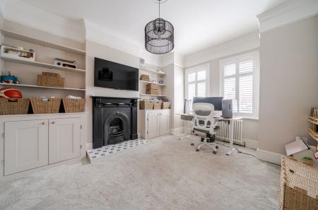 1410833-8-698e1df...