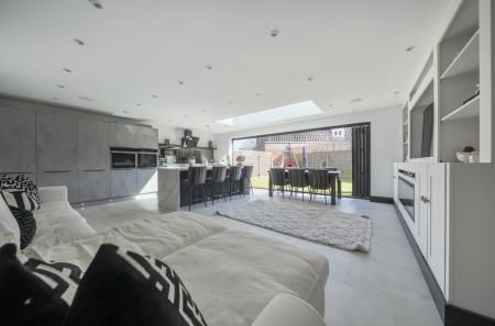 1424120-7-69bc2e6...