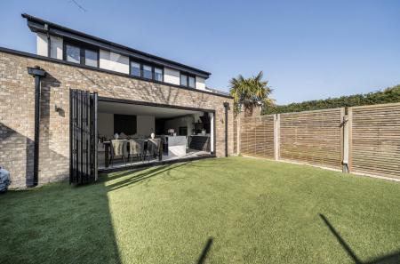 1424120-18-69bc2f...