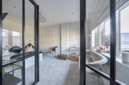 1424120-2-69bc2e3...