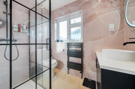 1425764-4-69b150c...