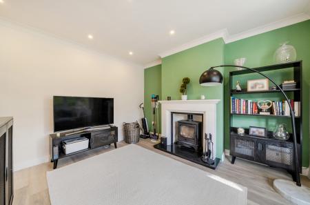 1425764-10-69b151...