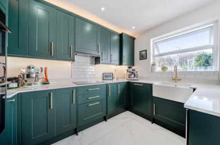 1425764-14-69b151...