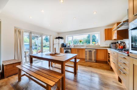 1430025-10-69ceb0...