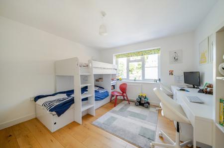 1430658-7-69bb10b...