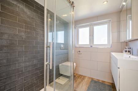 1430658-2-69bb107...