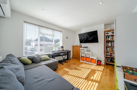 1430658-8-69bb10c...